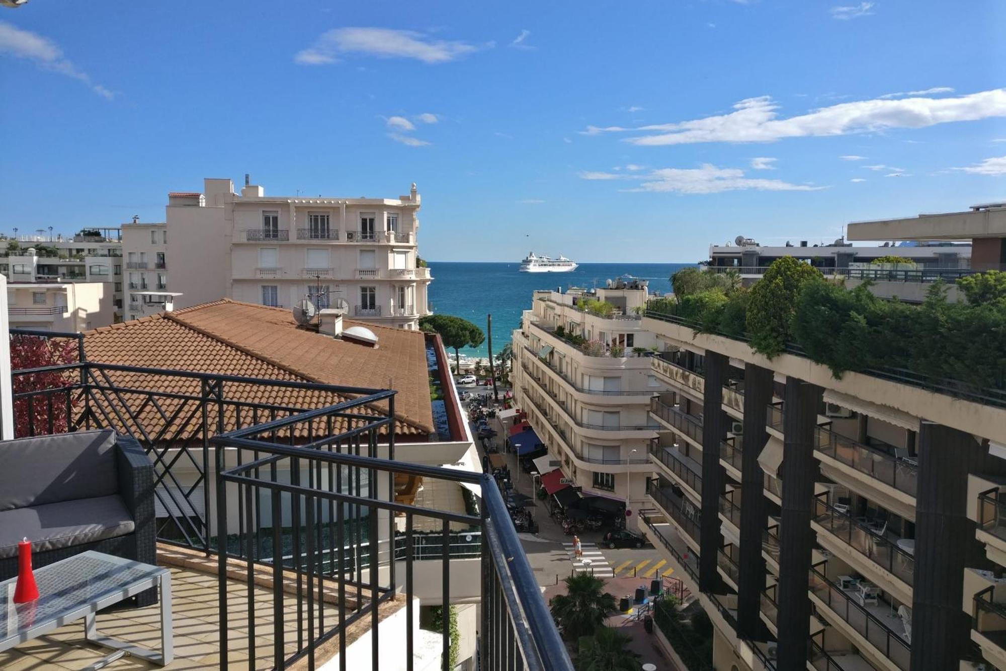 Nice Apartment Last Floor With Terrace And Clear View On The Sea คานส์ ห้อง รูปภาพ